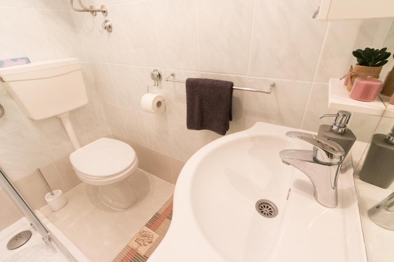 Holiday House Tara Villa Vir Ngoại thất bức ảnh